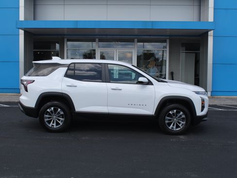 New 2027 Chevrolet Equinox LT FWD image 3