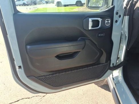 Used 2024 Jeep Wrangler Unlimited Sport AWD/4WD image 8