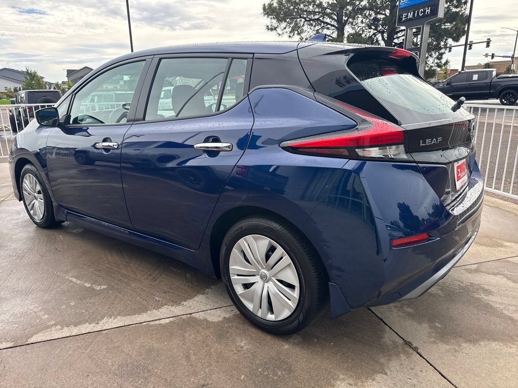 Used 2025 Nissan Leaf S FWD image 3