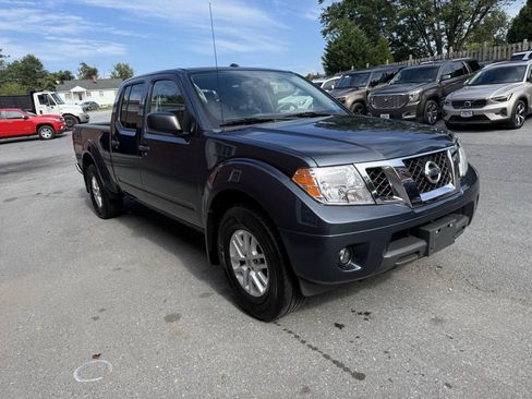 Used 2018 Nissan Frontier SV w/ Value Truck Package AWD/4WD image 2