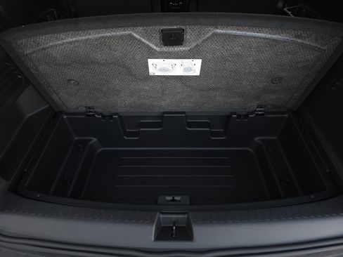 Used 2024 GMC Acadia AT4 w/ LPO, Floor Liner Package image 33