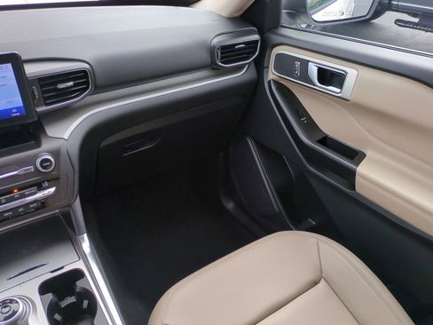 Used 2020 Ford Explorer XLT w/ Equipment Group 202A image 17