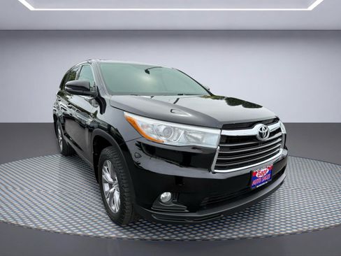 Used 2016 Toyota Highlander Plus AWD/4WD image 11