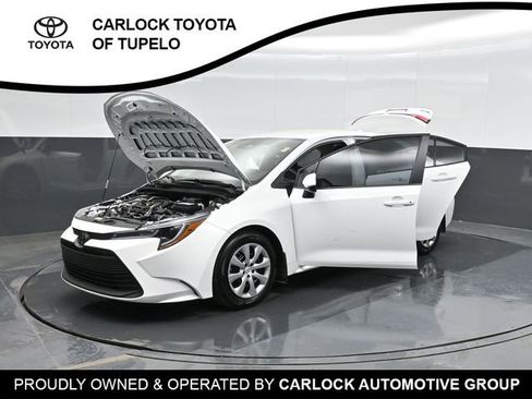 Used 2025 Toyota Corolla LE FWD image 48