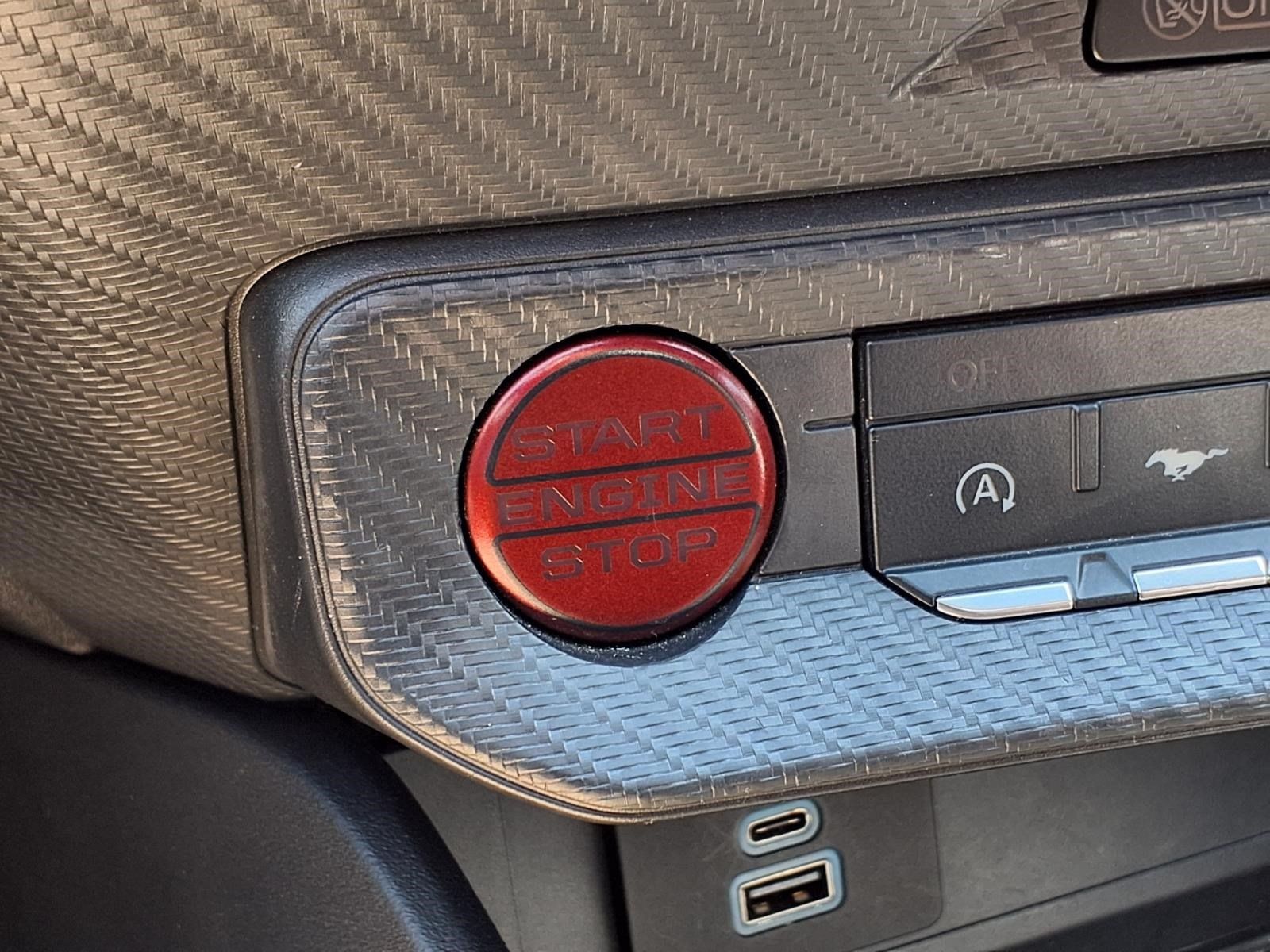 Used 2025 Ford Mustang Coupe RWD image 18