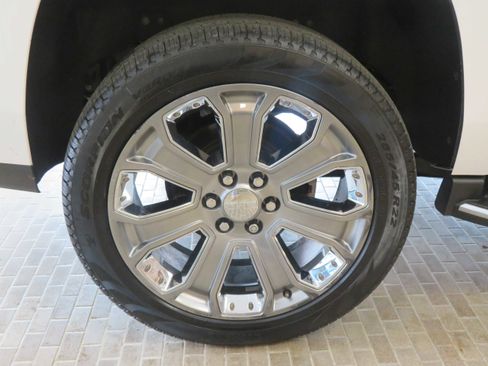 Used 2017 GMC Yukon Denali w/ Enhanced Security Package image 9