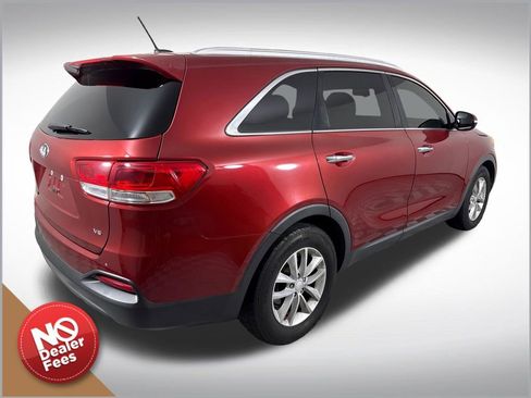 Used 2018 Kia Sorento FWD V6 image 3