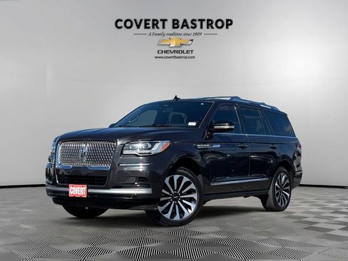 Used 2024 Lincoln Navigator Reserve image 1