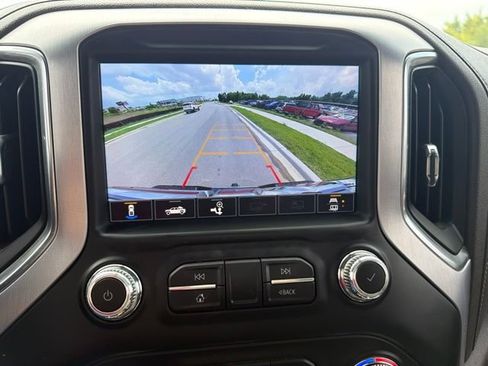 Used 2022 GMC Sierra 2500 SLT w/ SLT Convenience Package AWD/4WD image 14