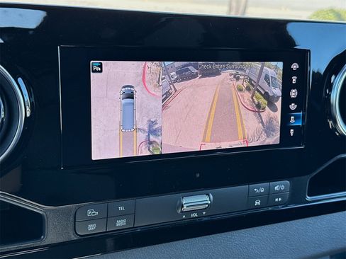 Used 2024 Mercedes-Benz Sprinter 2500 image 22