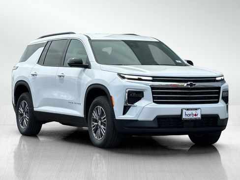 New 2025 Chevrolet Traverse LT w/ Enhanced Driving Package FWD image 2