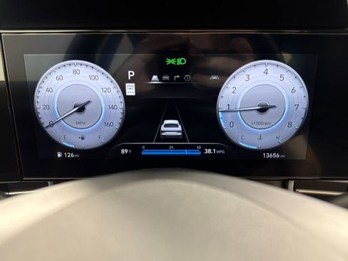 Used 2025 Hyundai Elantra SEL image 18