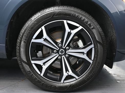 Used 2022 Volvo XC60 B5 Momentum w/ Climate Package image 15