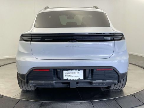 Used 2025 Porsche Macan 4 Electric image 6