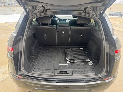 Used 2020 Land Rover Range Rover Evoque SE image 25