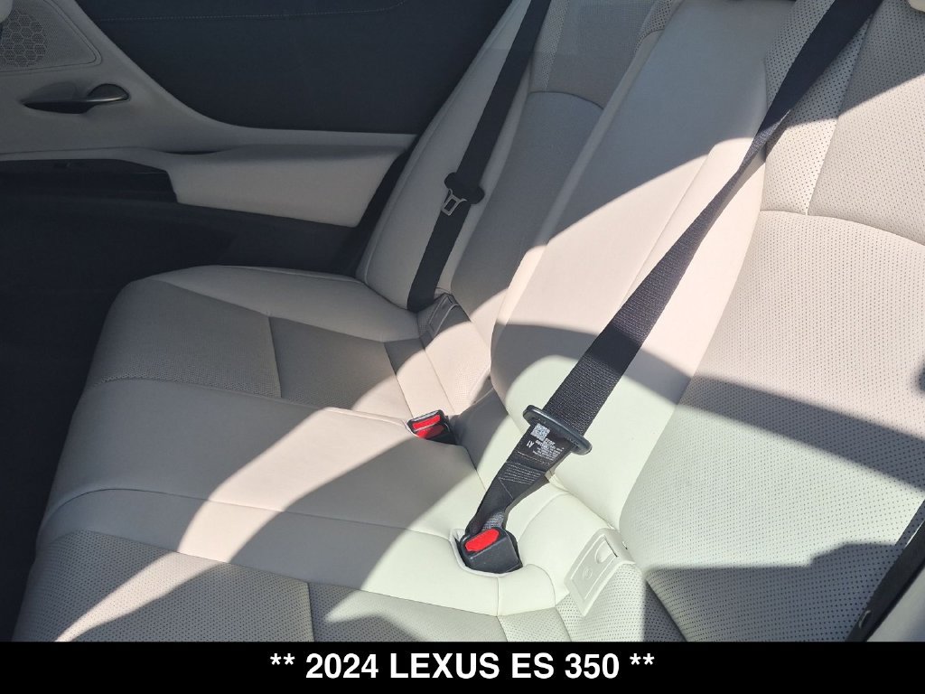 Used 2024 Lexus ES 350 w/ Premium Package FWD image 3