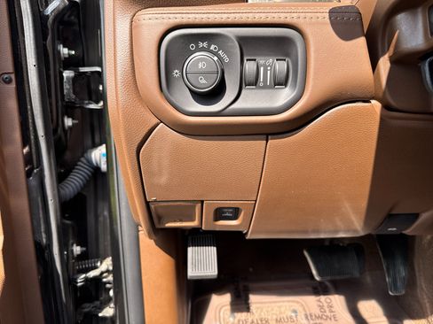 Used 2022 RAM 3500 Limited AWD/4WD image 27