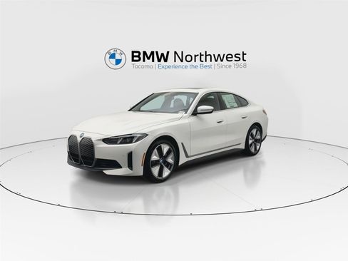 Used 2025 BMW i4 xDrive40i w/ Premium Package image 9