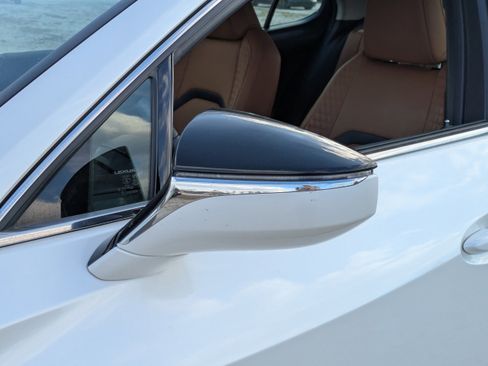 Used 2022 Lexus UX 200 w/ Accessory Package (Z1) FWD image 12