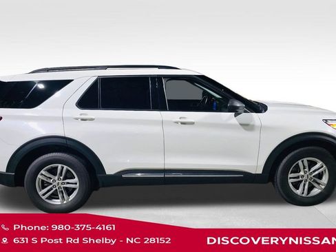 Used 2022 Ford Explorer XLT w/ Equipment Group 202A AWD/4WD image 7
