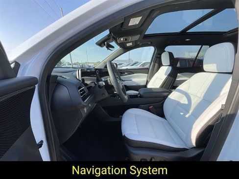 New 2026 Chevrolet Traverse High Country image 17