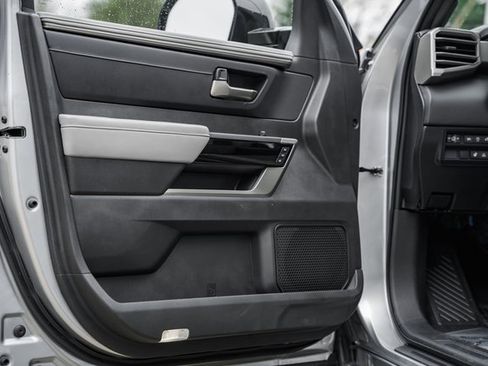 Used 2025 Toyota Tundra Limited image 40