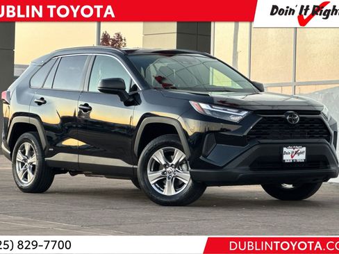 Certified 2025 Toyota RAV4 LE image 1