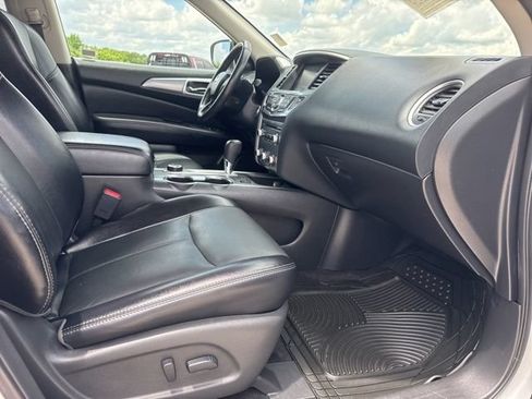 Used 2020 Nissan Pathfinder SL AWD/4WD image 17