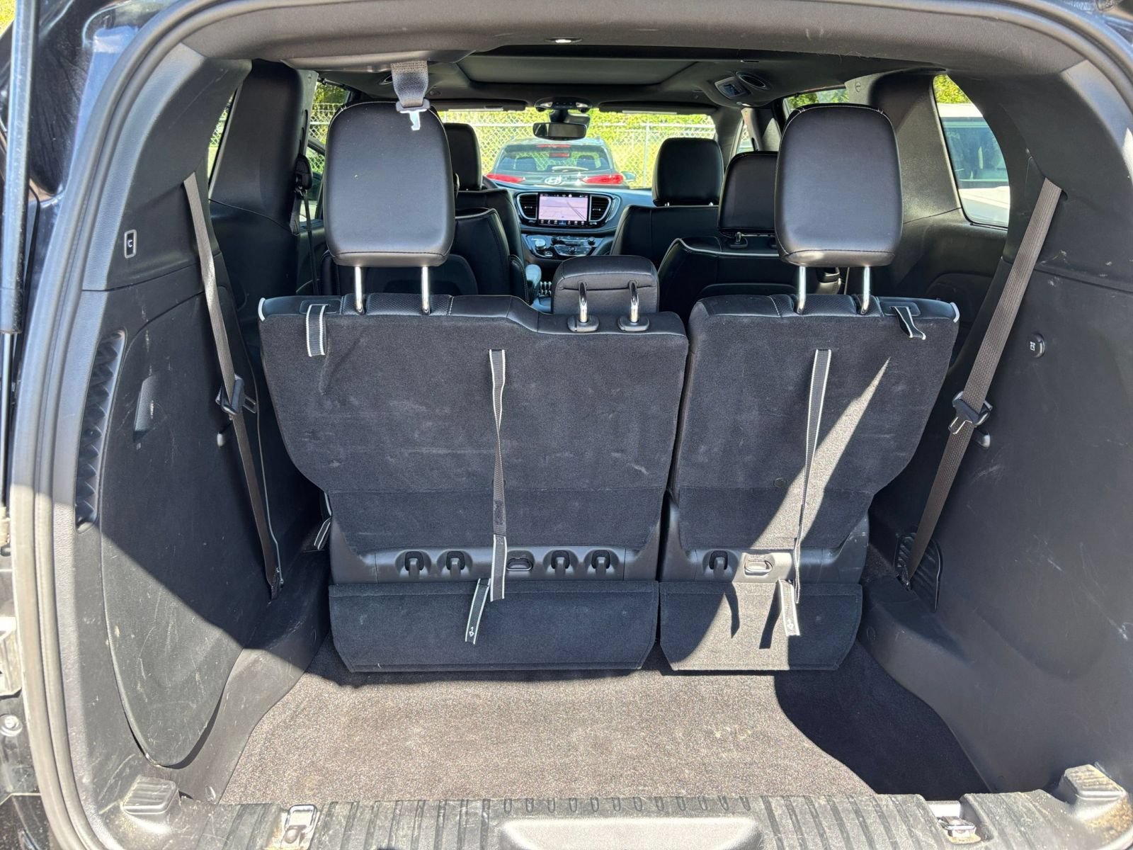 Used 2025 Chrysler Pacifica Limited FWD image 35