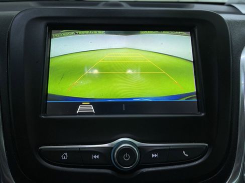 Used 2019 Chevrolet Equinox LS image 21