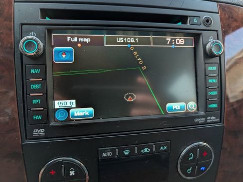 Used 2008 Chevrolet Suburban LT image 26