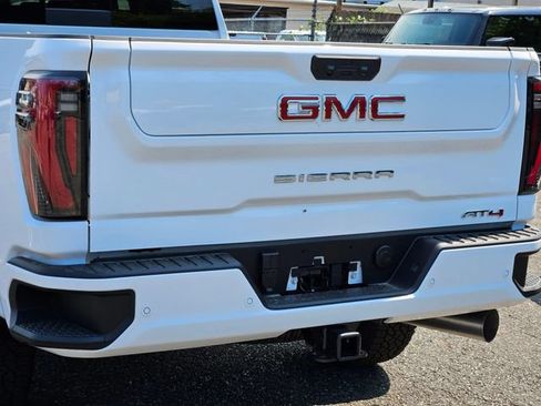 New 2026 GMC Sierra 3500 AT4 w/ AT4 Premium Plus Package AWD/4WD image 11
