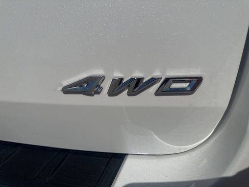 Used 2025 Ford Explorer ST-Line image 10