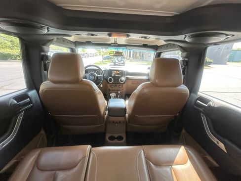 Used 2014 Jeep Wrangler Unlimited Sahara w/ Max Tow Package AWD/4WD image 27