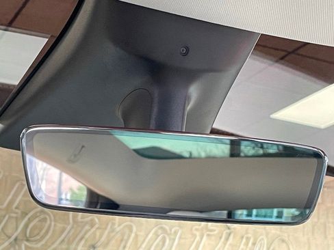 Used 2021 Tesla Model Y Long Range image 36