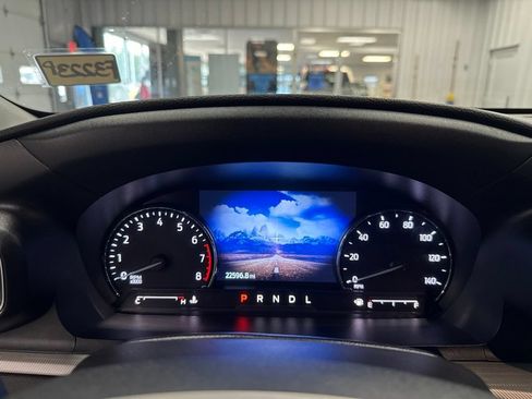 Used 2024 Ford Explorer XLT w/ Equipment Group 202A AWD/4WD image 19