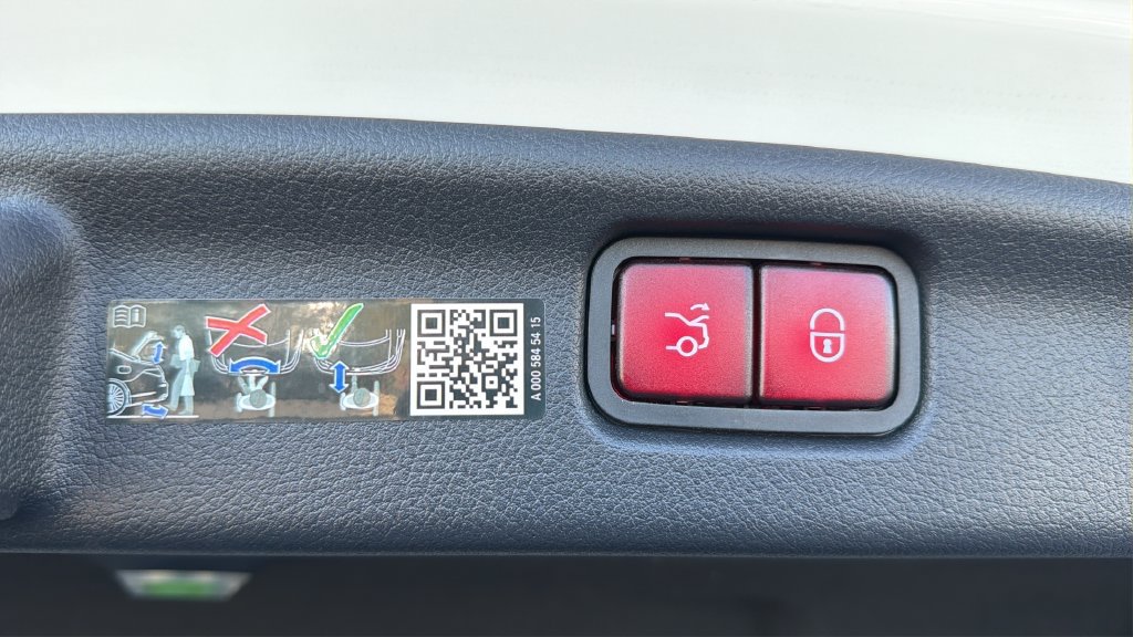 Used 2024 Mercedes-Benz C 300 4MATIC Sedan image 15