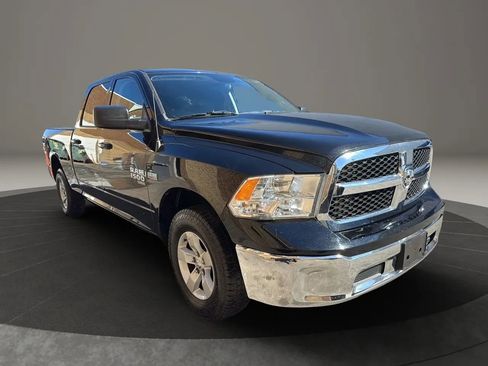 Used 2019 RAM 1500 Classic SLT image 3