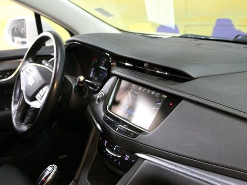 Used 2019 Cadillac XT5 Luxury w/ Trailering Package AWD/4WD image 12