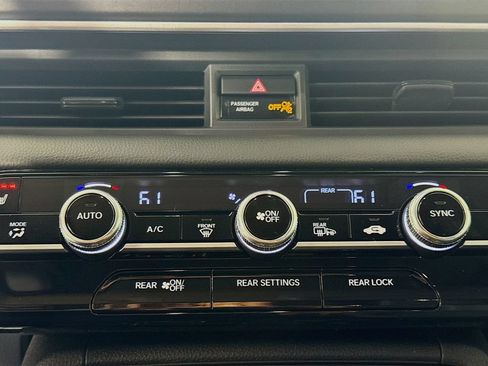 Used 2023 Honda Pilot Touring image 18