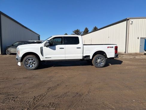 Used 2023 Ford F350 Lariat w/ Lariat Ultimate Package image 3