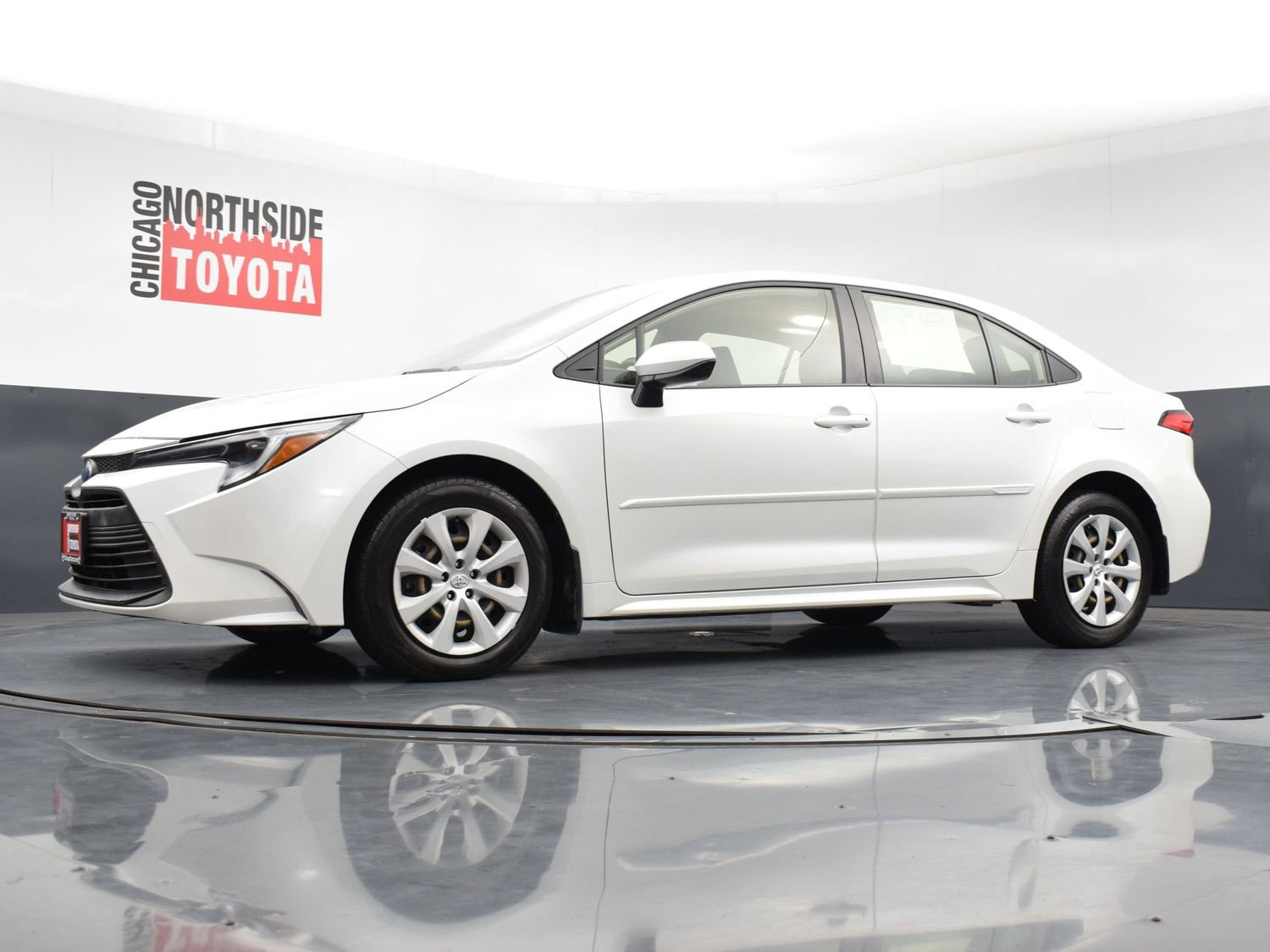 Used 2025 Toyota Corolla LE FWD image 35