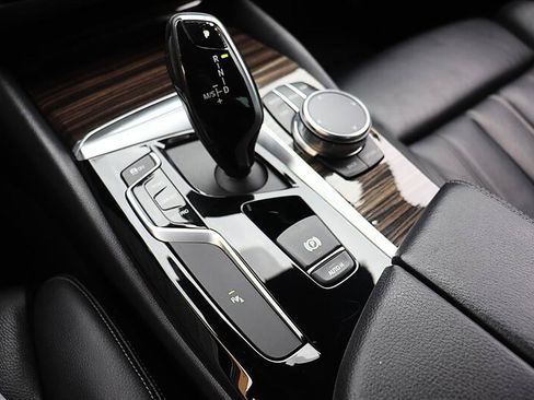 Used 2019 BMW 530i RWD image 22