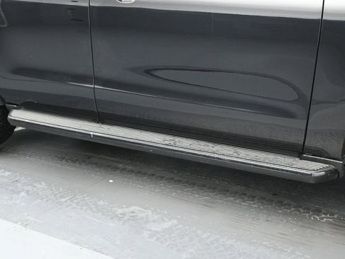 Used 2022 Ford Expedition XLT image 26