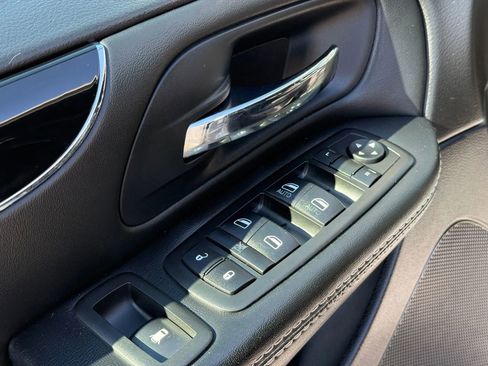 Used 2015 Dodge Grand Caravan SXT image 20
