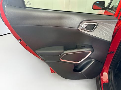 Used 2025 Kia Soul LX w/ LX Technology Package image 25