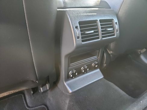 Used 2018 Jaguar F-PACE Premium image 34