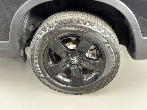 Certified 2024 Honda Ridgeline Black Edition image 9