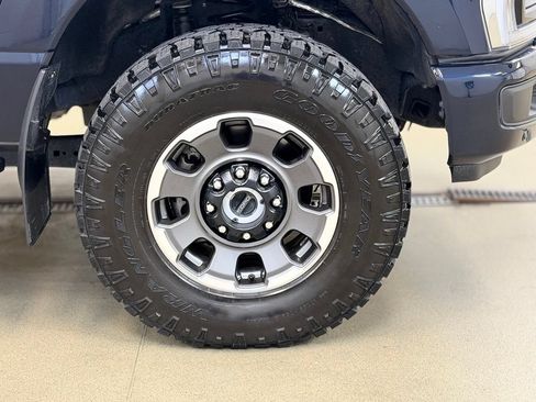 Used 2024 Ford F250 Lariat w/ Lariat Ultimate Package AWD/4WD image 4