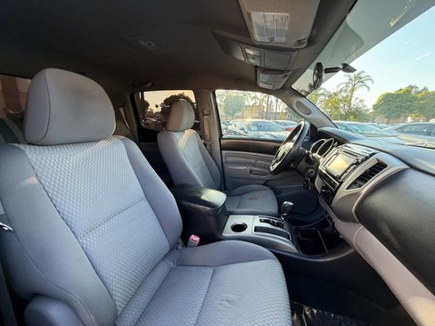 Used 2015 Toyota Tacoma PreRunner w/ SR5 Package image 20